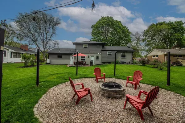 Bayside, WI 53217,8561 N Greenvale ROAD