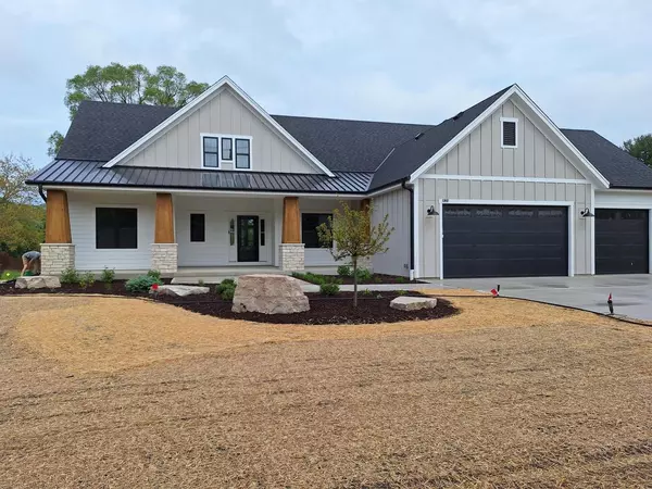 624 Green Bay ROAD, Thiensville, WI 53092