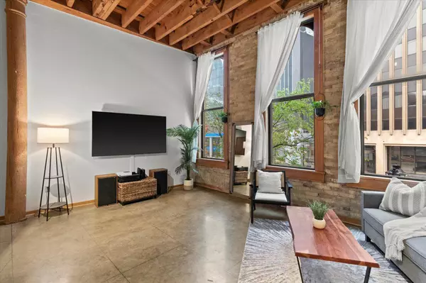 Milwaukee, WI 53202,771 N Water STREET #25