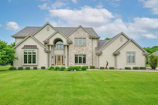 N73W28949 Bark River ROAD, Hartland, WI 53029