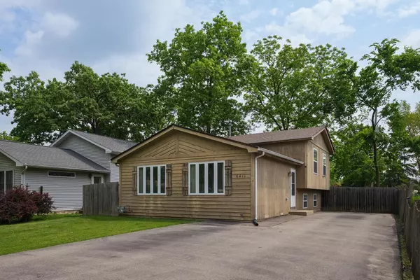 6411 240th AVENUE, Salem, WI 53168