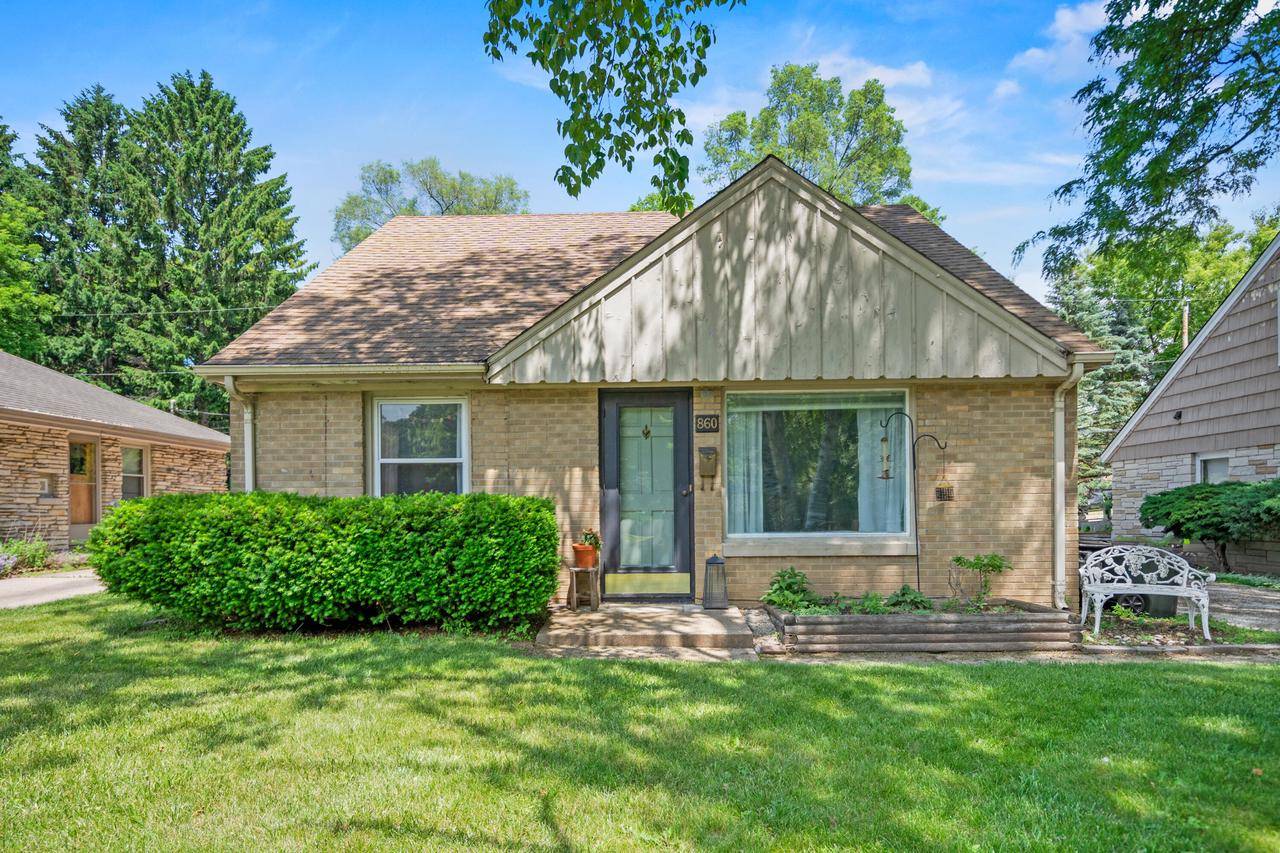 860 W La Salle AVENUE, Glendale, WI 53209