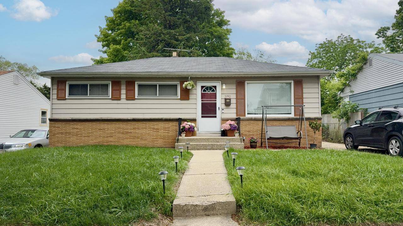 5740 N 72nd STREET, Milwaukee, WI 53218