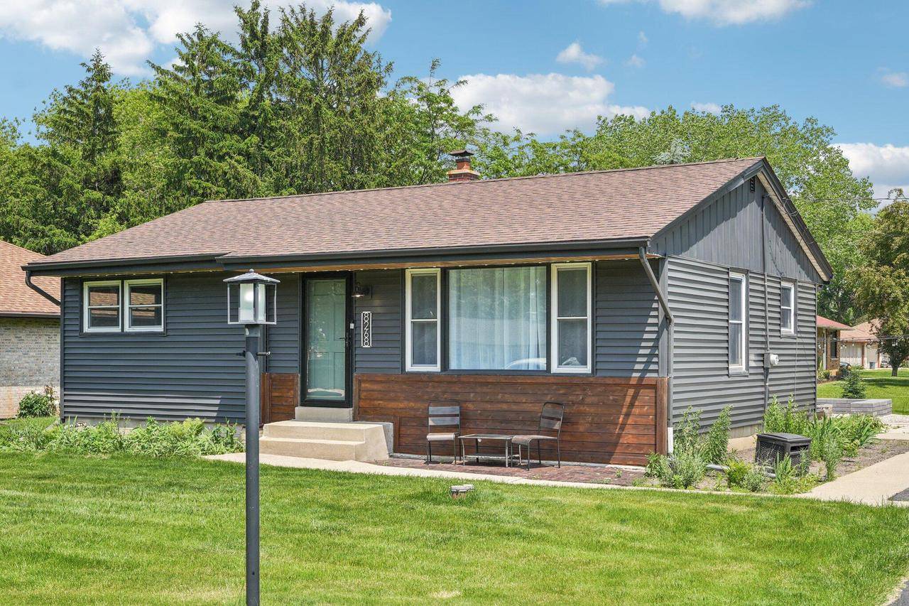 8268 S 34th STREET, Franklin, WI 53132