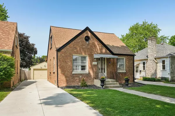 323 S 79th STREET, Milwaukee, WI 53214