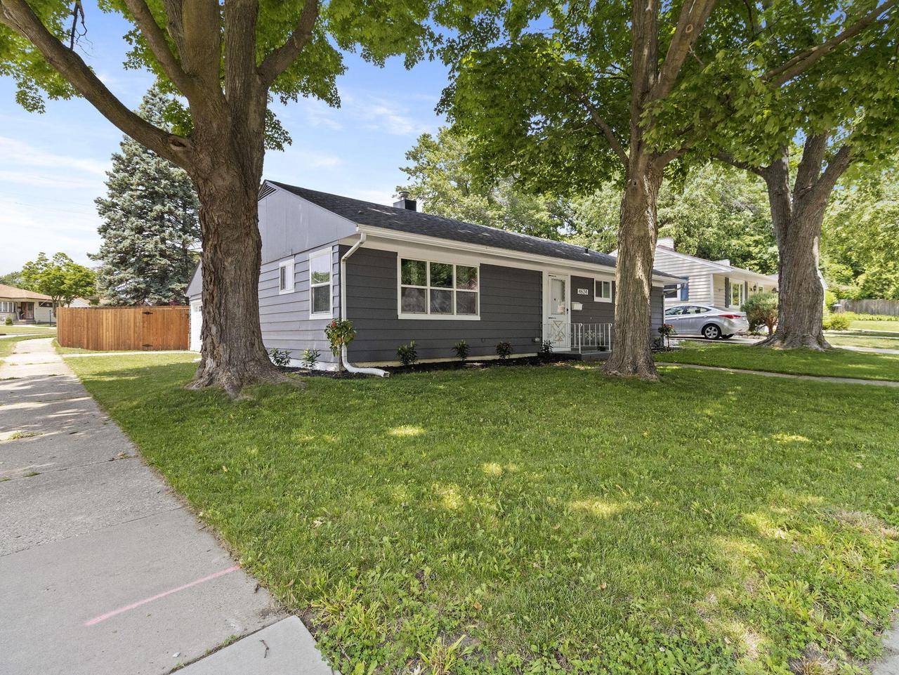 4624 Harding ROAD, Kenosha, WI 53142