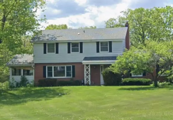 S41W33945 Hidden Valley DRIVE, Dousman, WI 53118