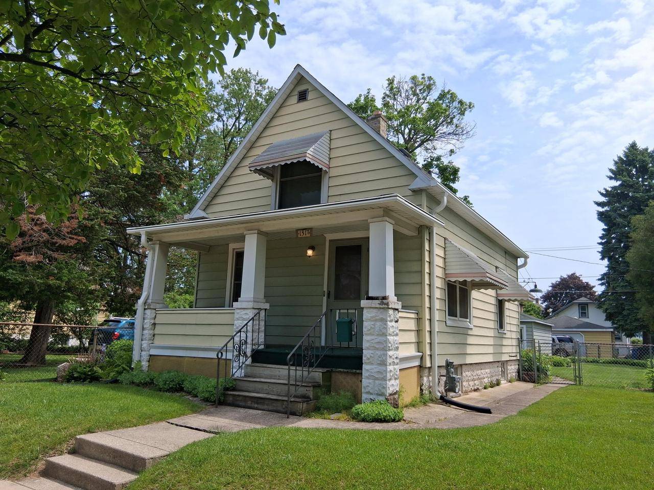 1317 Hayes AVENUE, Racine, WI 53405
