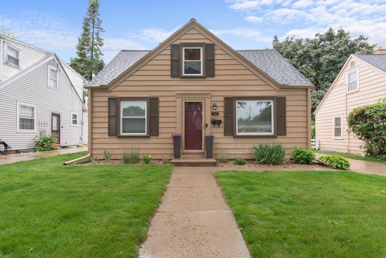 7808 Livingston AVENUE, Wauwatosa, WI 53213