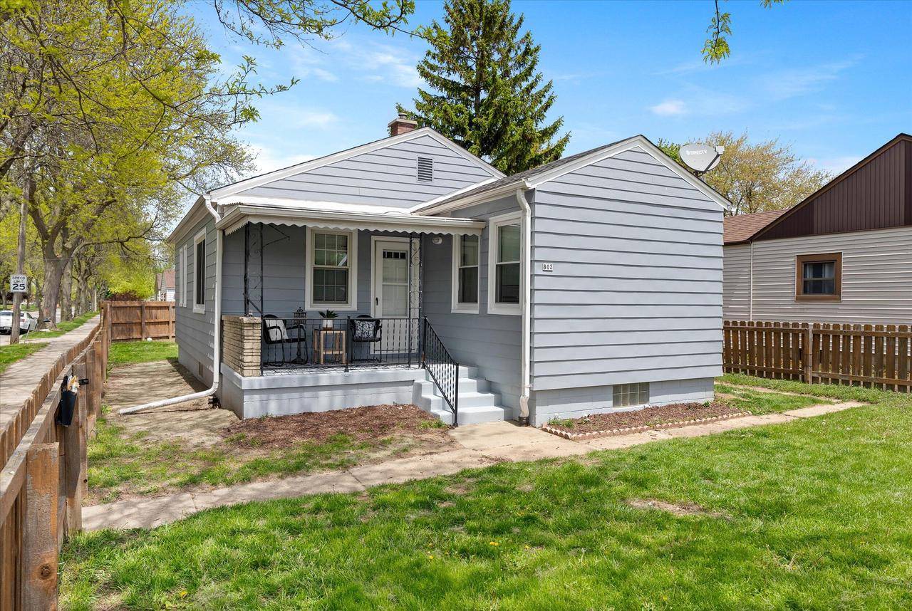 802 E Howard AVENUE, Milwaukee, WI 53207
