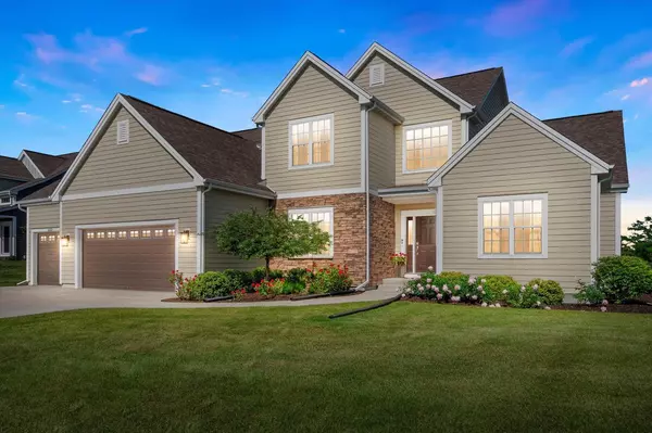 10870 N Spartan CIRCLE, Mequon, WI 53097