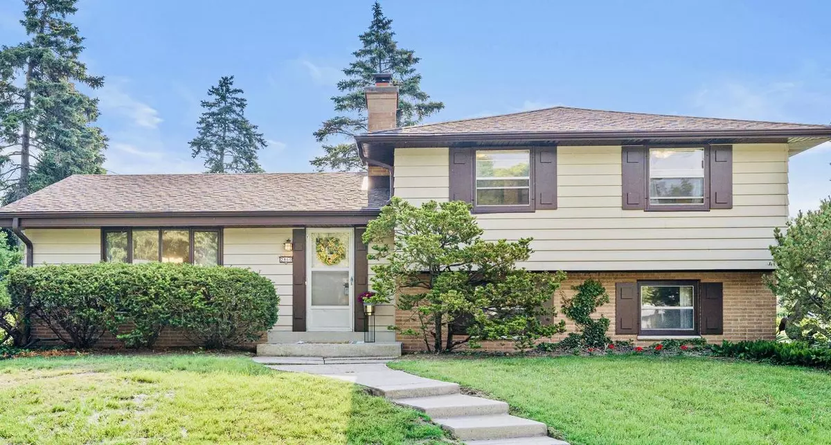 Wauwatosa, WI 53222,2860 N Park DRIVE