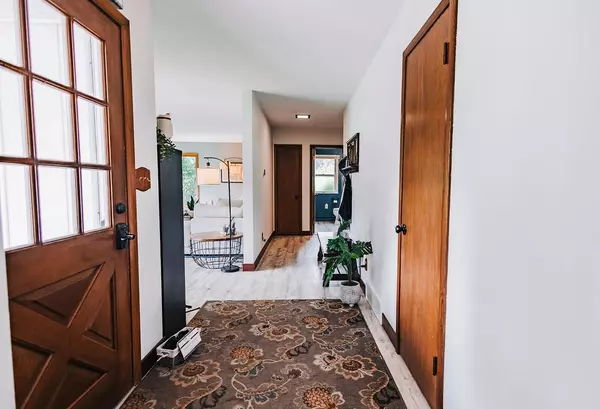 Pewaukee, WI 53072,W277N1668 Lakeview DRIVE