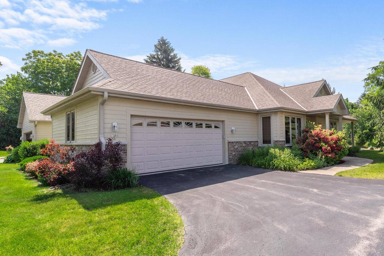 7062 S Fieldstone COURT, Franklin, WI 53132