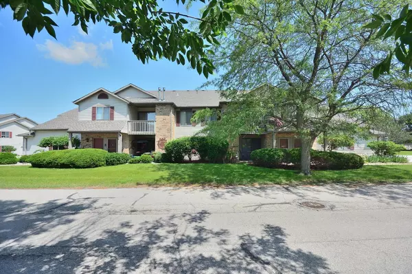 W192S7850 Overlook Bay ROAD #3, Muskego, WI 53150