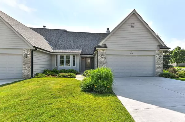 540 Mc Aurther LANE #B, Brookfield, WI 53045