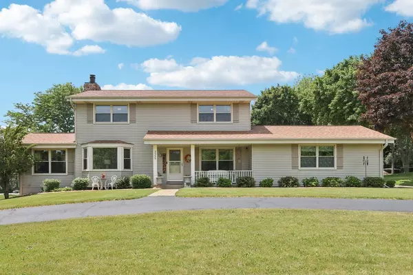 3335 S Ann Louise DRIVE, New Berlin, WI 53146