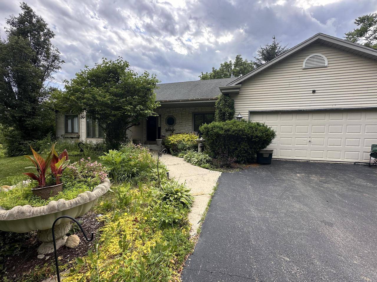 N3131 Center STREET, Lake Geneva, WI 53147