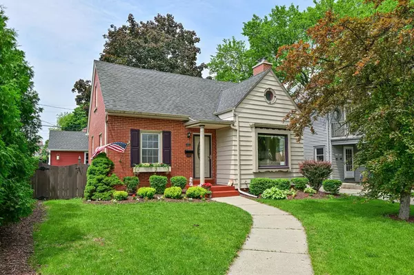 2323 N 72nd STREET, Wauwatosa, WI 53213