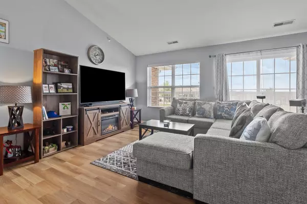 Pleasant Prairie, WI 53158,10160 66th AVENUE #EE