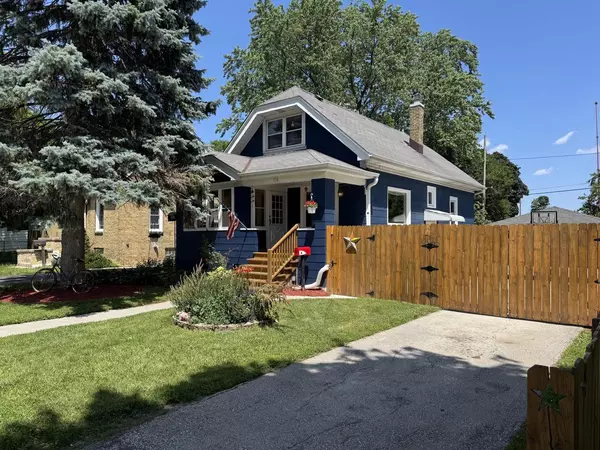 916 S 85th STREET, West Allis, WI 53214