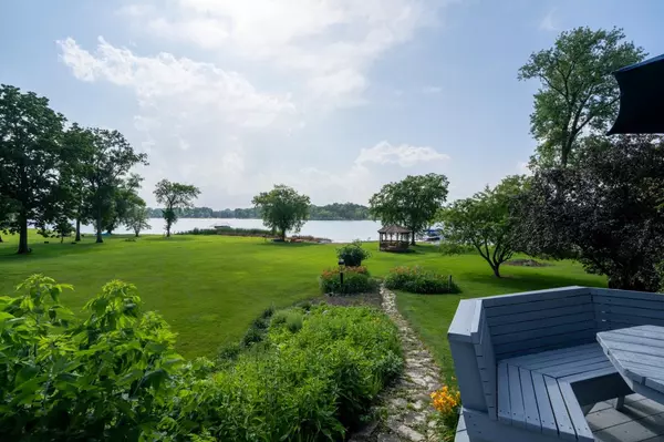 Muskego, WI 53150,S82W15980 Bass Bay LANE