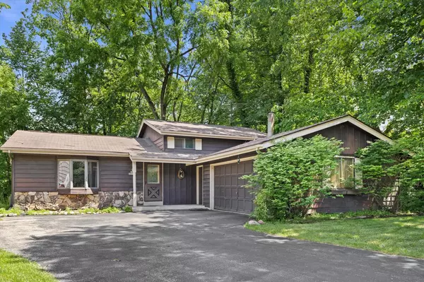 Muskego, WI 53150,S68W17906 East DRIVE
