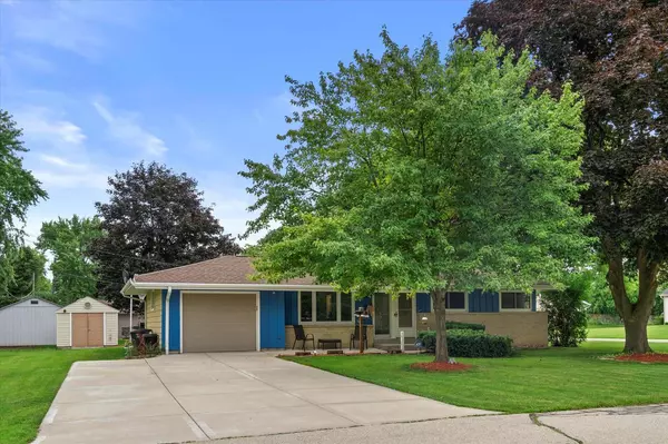 4620 S 72nd STREET, Greenfield, WI 53220