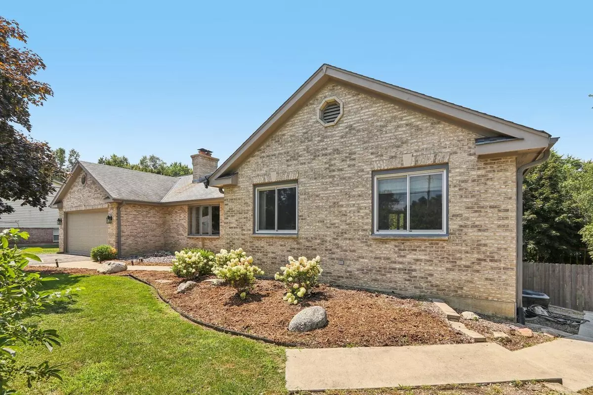 Bristol, WI 53104,12122 220th AVENUE