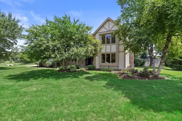 W280N6970 Huntington STREET, Hartland, WI 53029