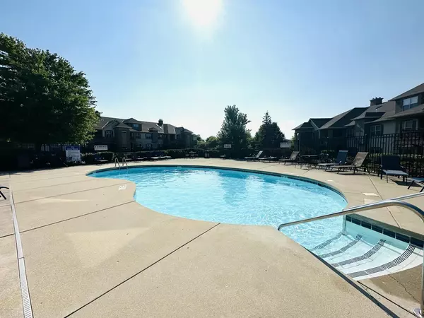 Franklin, WI 53132,3053 W Drexel AVENUE #110