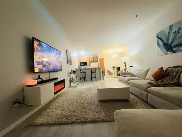 Franklin, WI 53132,3053 W Drexel AVENUE #110