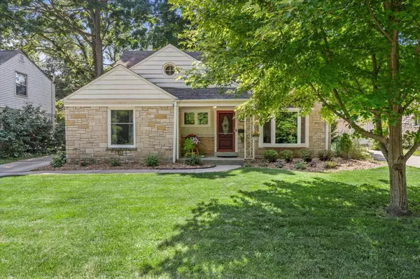 4925 W Jackson Park DRIVE, Milwaukee, WI 53219