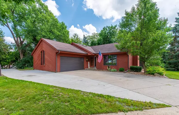 1801 Harris-Highland DRIVE, Waukesha, WI 53188