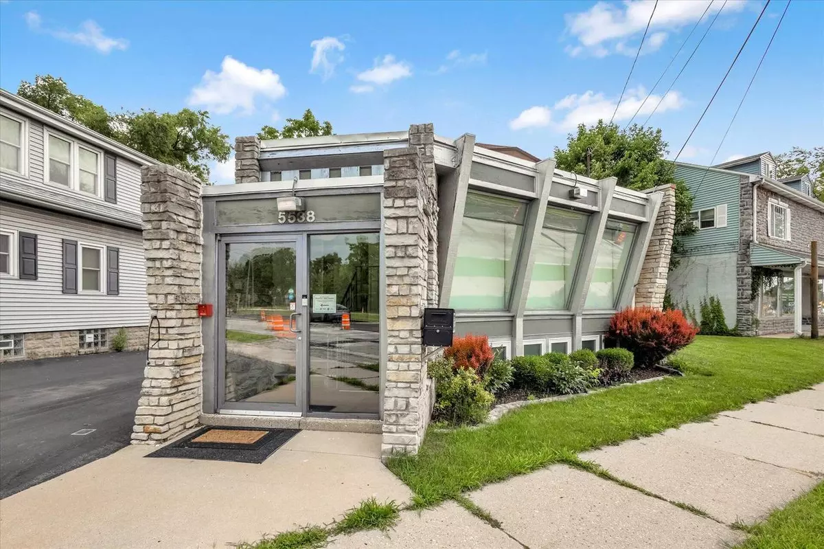 Greenfield, WI 53220,5538 W Forest Home AVENUE