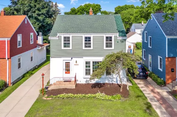 4823 N Elkhart AVENUE, Whitefish Bay, WI 53217