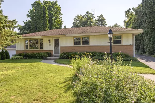 W268N2728 Water STREET, Pewaukee, WI 53072