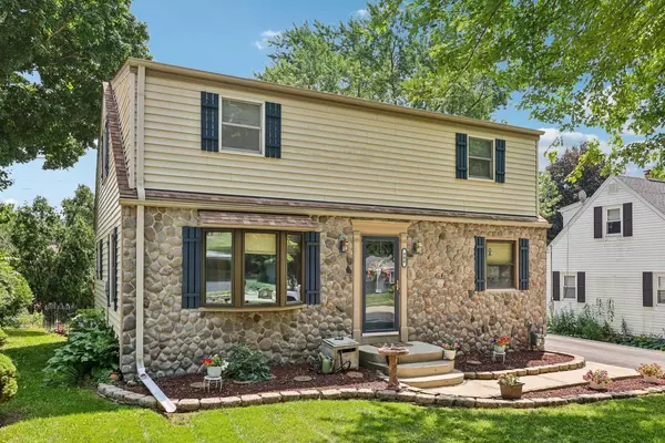 980 Adelmann AVENUE, Brookfield, WI 53045