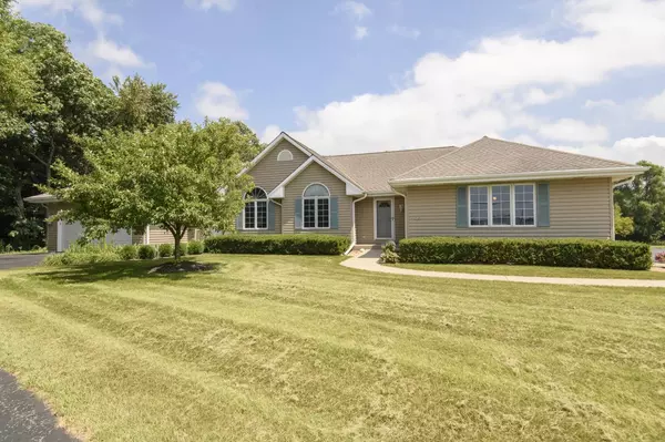 548 Kettle Moraine DRIVE,  Eagle,  WI 53119