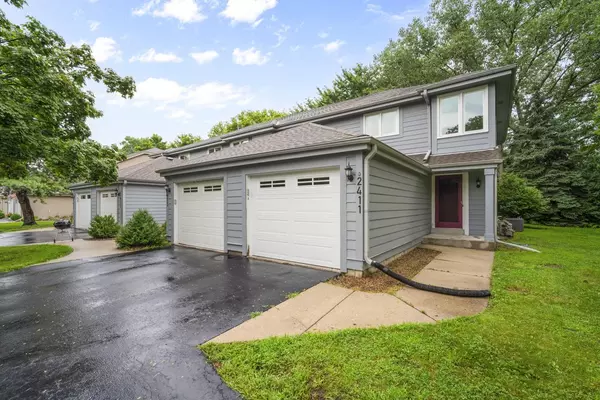 2411 Willowood DRIVE #D, Waukesha, WI 53188