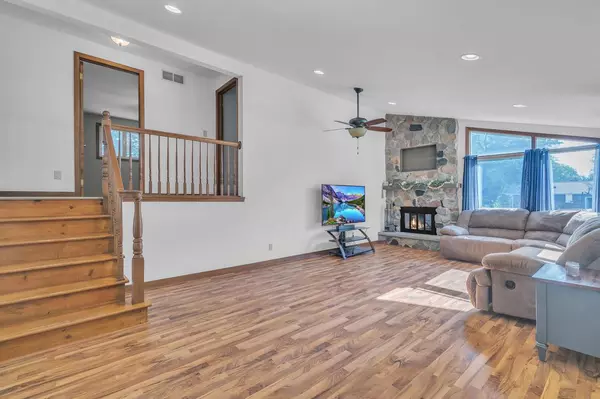 Howards Grove, WI 53083,1237 Warbler ROAD