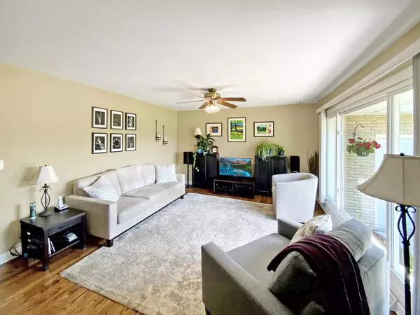 Kenosha, WI 53142,3922 86th PLACE