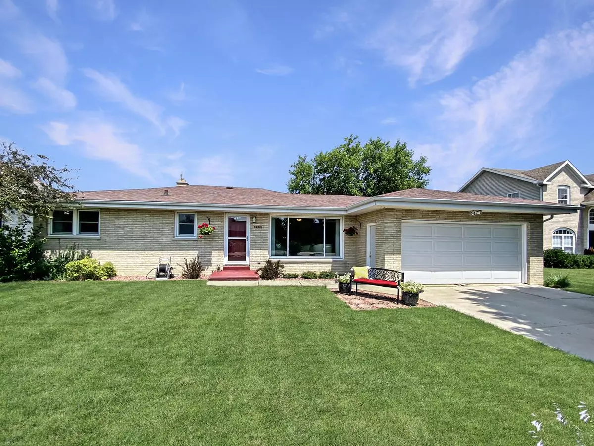 Kenosha, WI 53142,3922 86th PLACE