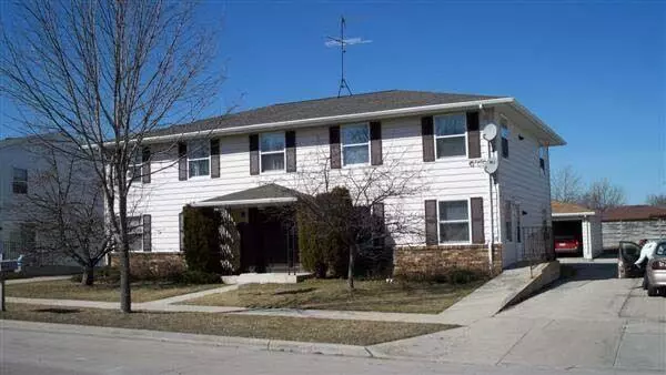 2420 Camelot BOULEVARD, Sheboygan, WI 53081