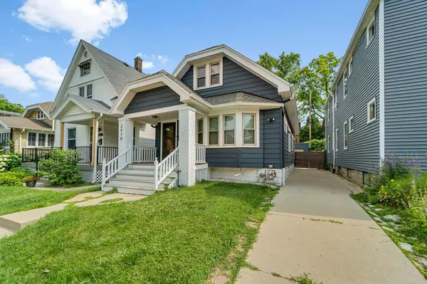 2978 S Delaware AVENUE, Milwaukee, WI 53207