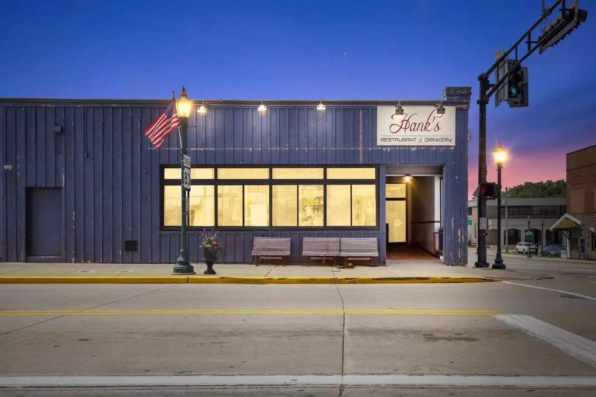 Hartford, WI 53027,11 S Main STREET