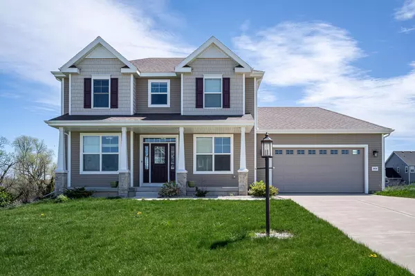 8836 S Buckhorn Grove WAY, Franklin, WI 53132