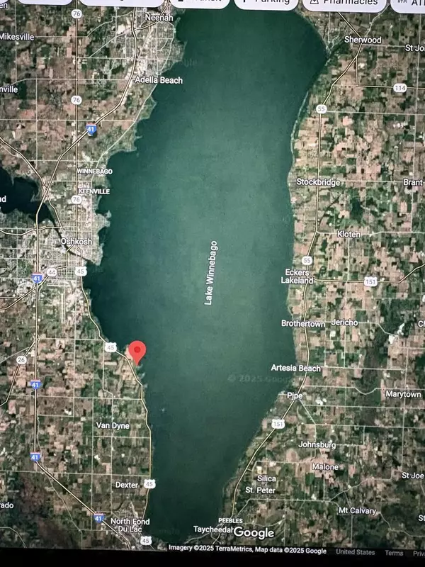 5582 Lake ROAD, Oshkosh, WI 54902