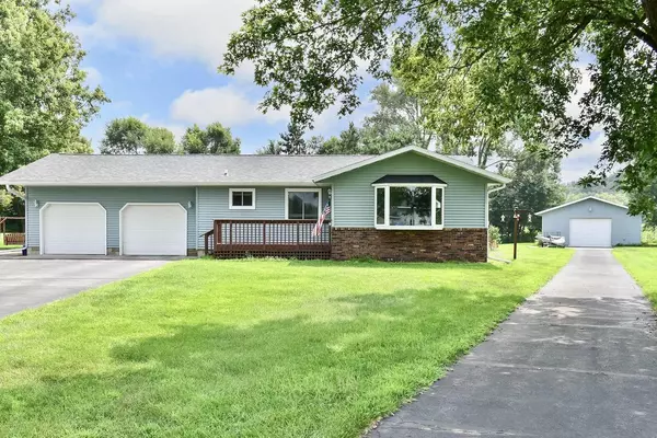 N4880 Shorewood CIRCLE, West Salem, WI 54669