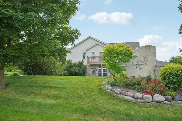 9221 S 51st STREET, Franklin, WI 53132